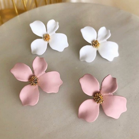 Lily Flower Earrings Floral Statement - Picture 4 of 8